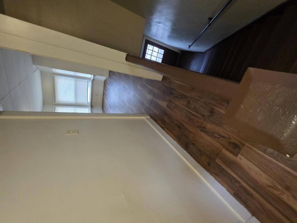Apartment for rent at 122 1 2 W Kibby St, Lima, OH 45804
