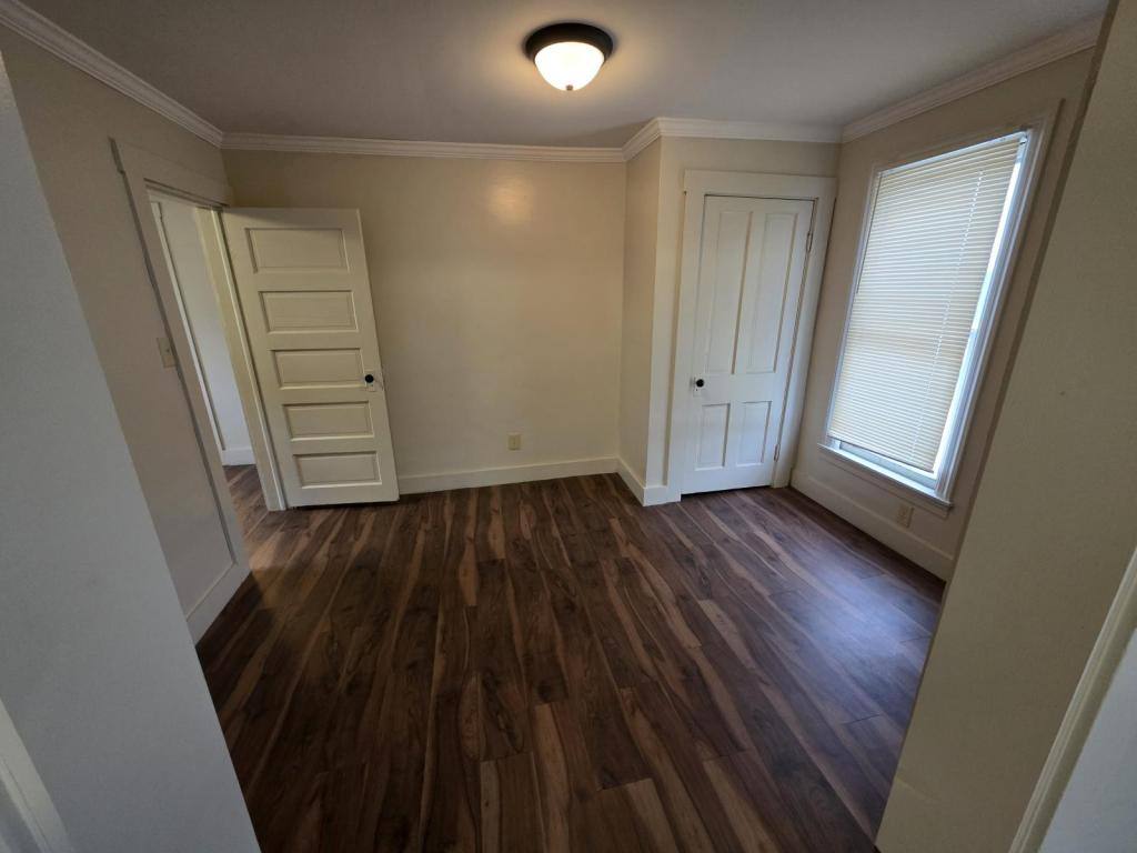 Apartment for rent at 122 1 2 W Kibby St, Lima, OH 45804