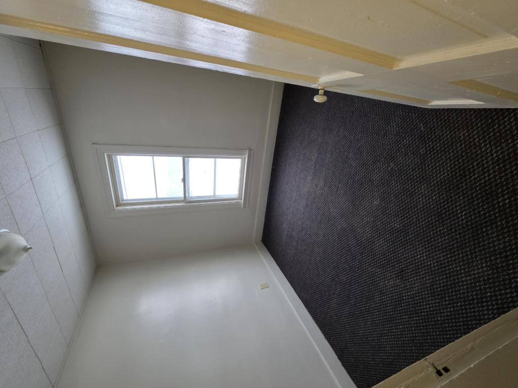 Apartment for rent at 122 1 2 W Kibby St, Lima, OH 45804