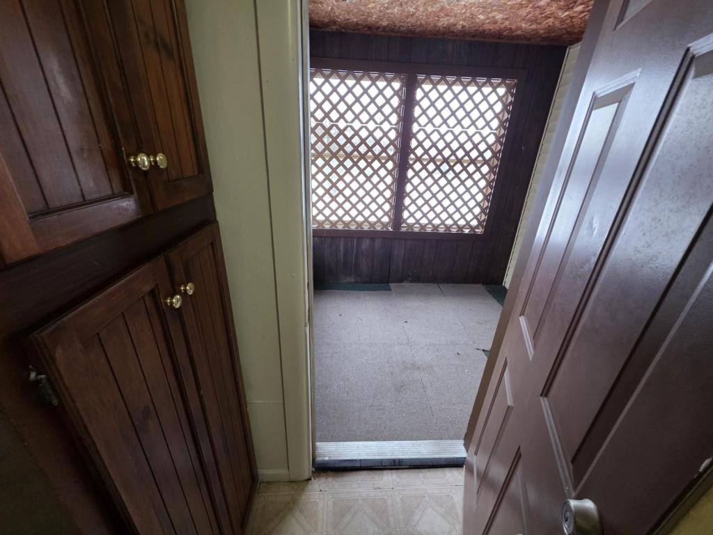 Apartment for rent at 122 1 2 W Kibby St, Lima, OH 45804