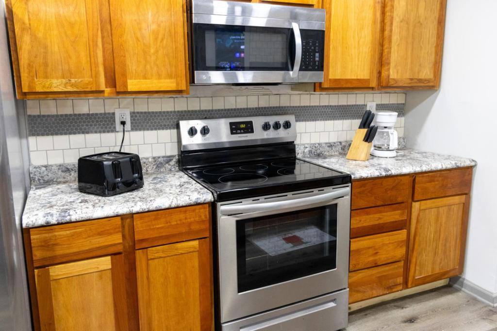 Apartment for rent at 696 Gordon Smith Blvd #1, Hamilton, OH 45011