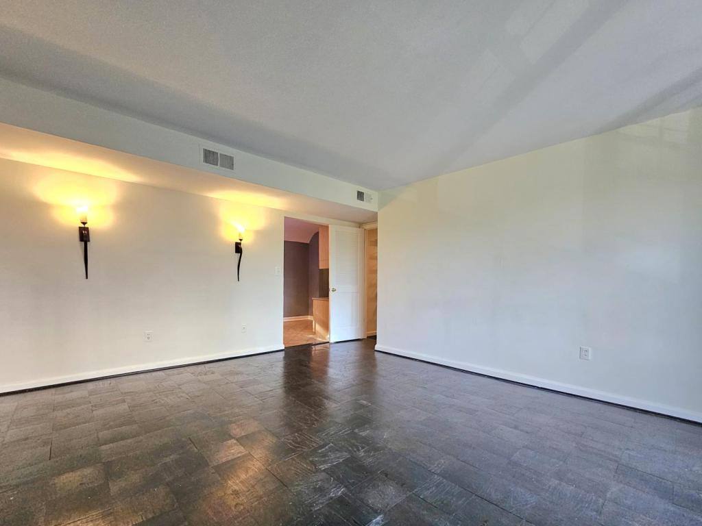 Apartment for rent at 1400 12th St N #2, Arlington, VA 22209