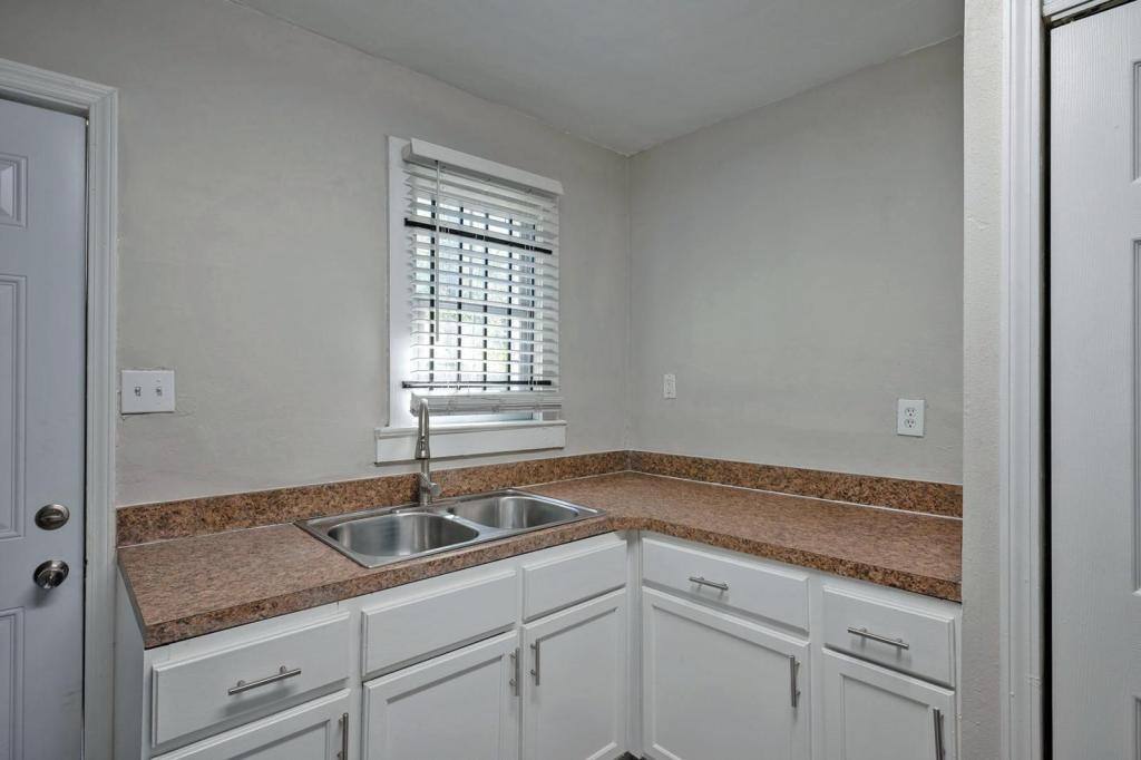House for rent at 2036 W 11th St, Jacksonville, FL 32209