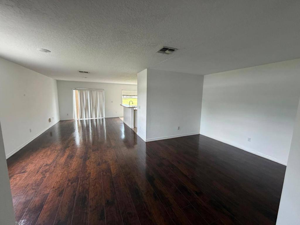 Townhouse for rent at 616 Cresting Oak Circle, Orlando, FL 32824