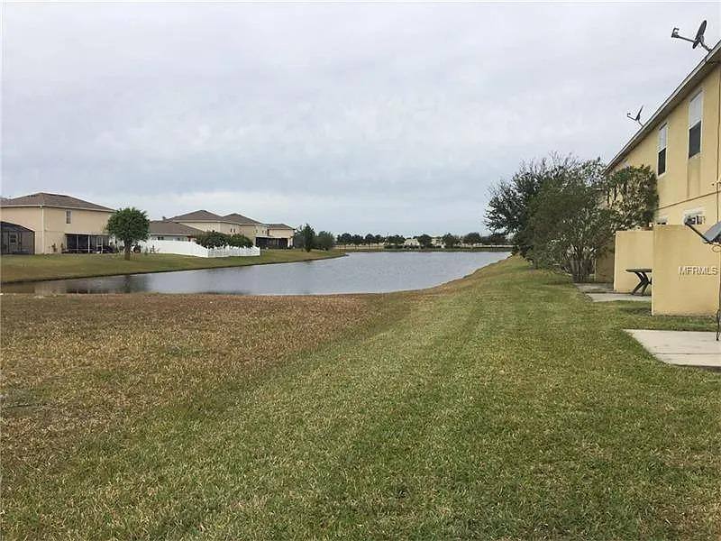 Townhouse for rent at 616 Cresting Oak Circle, Orlando, FL 32824