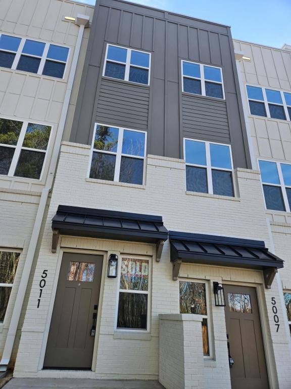 Townhouse for rent at 5011 Nimes Rd, Charlotte, NC 28208