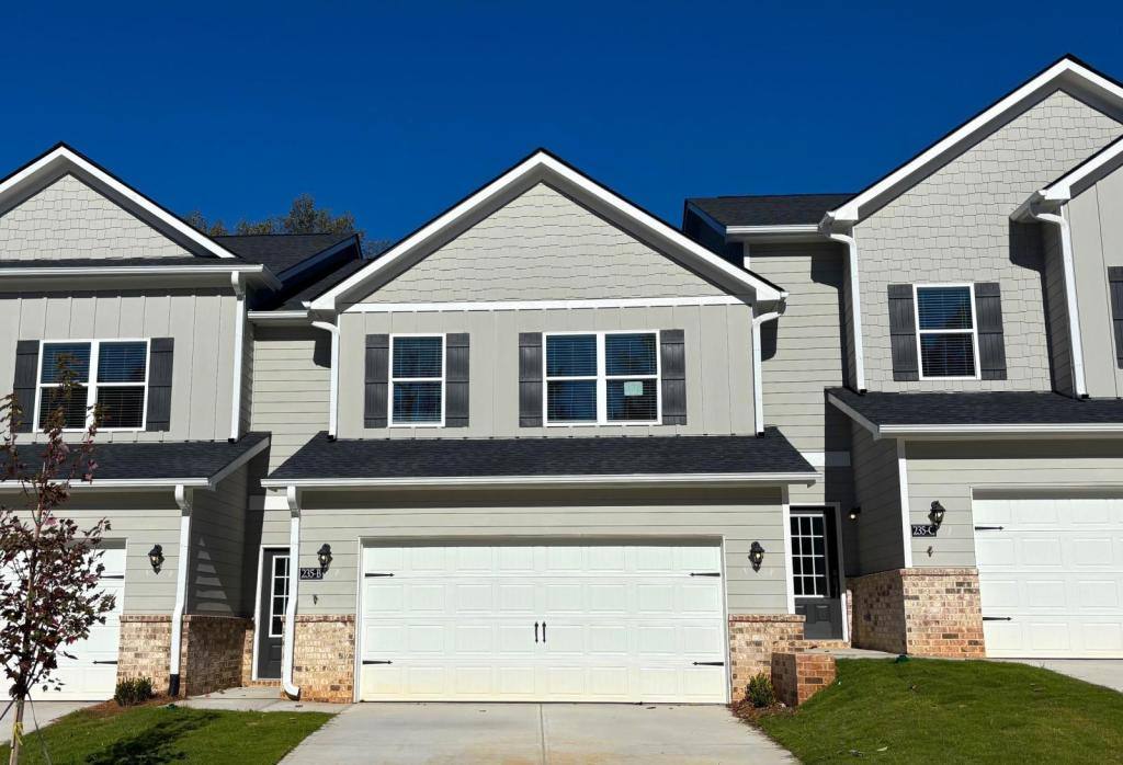 Townhouse for rent at 235-B Harvest Ridge Lane, Cornelia, GA 30531