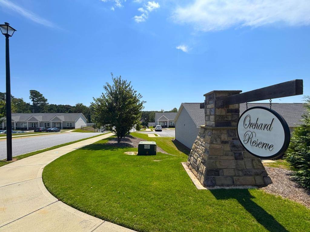 Townhouse for rent at 235-C Harvest Ridge Lane, Cornelia, GA 30531