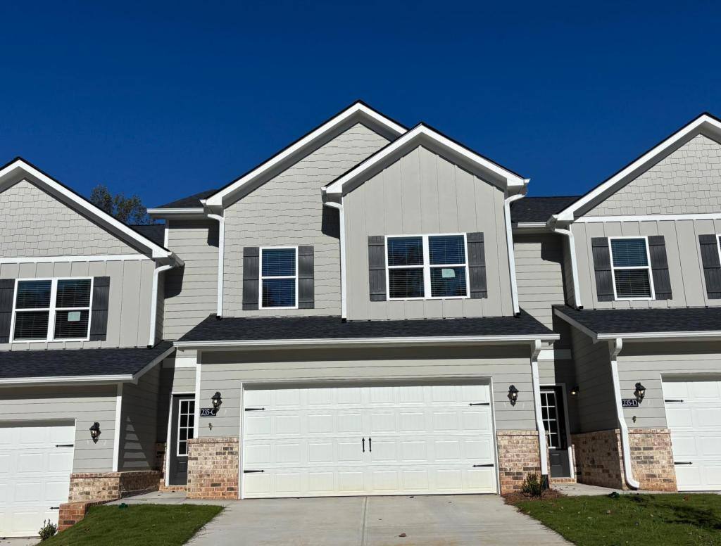Townhouse for rent at 235-C Harvest Ridge Lane, Cornelia, GA 30531