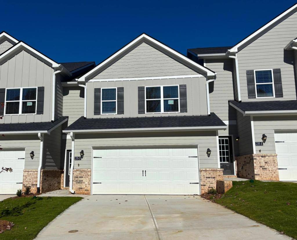 Townhouse for rent at 235-D Harvest Ridge Lane, Cornelia, GA 30531