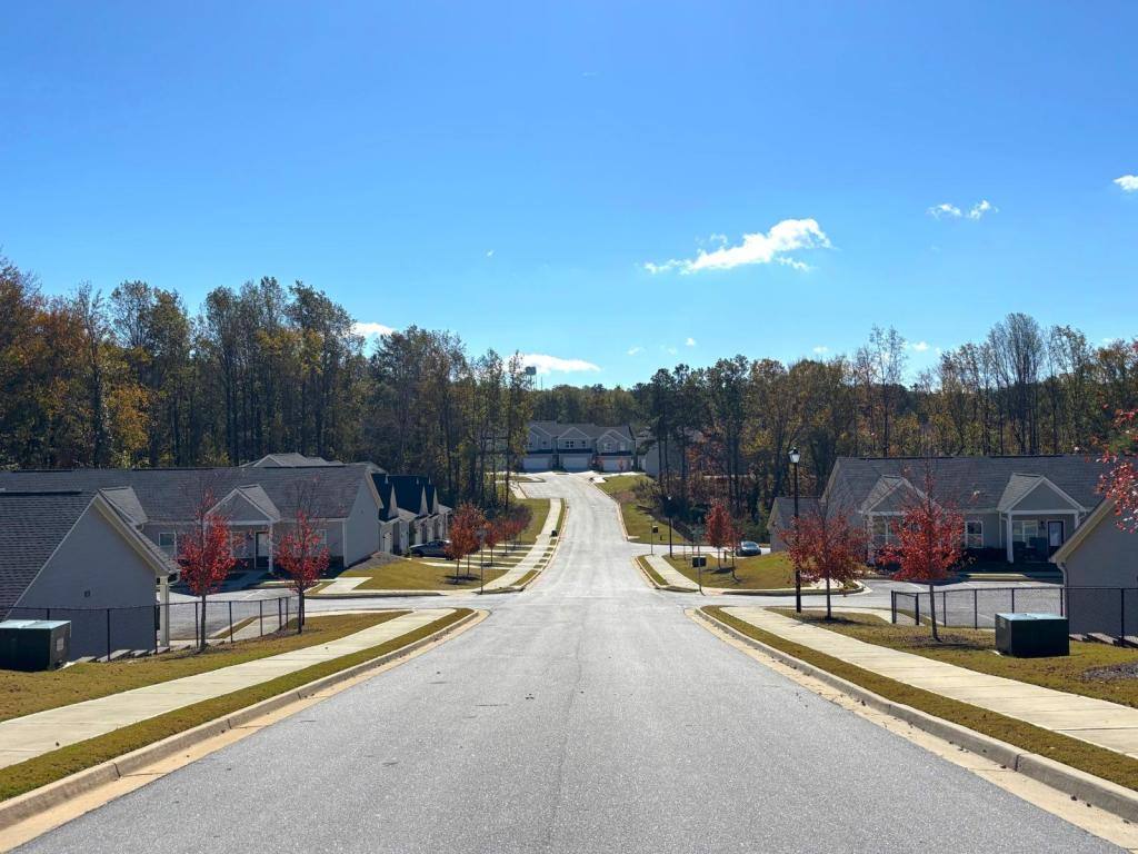 Townhouse for rent at 244-B Harvest Ridge Lane, Cornelia, GA 30531