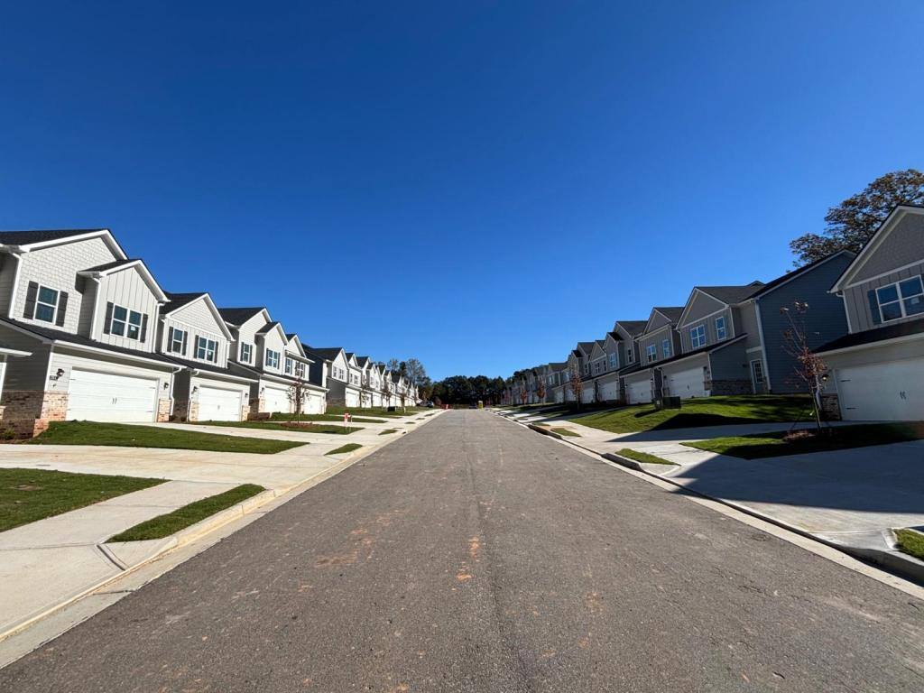 Townhouse for rent at 244-B Harvest Ridge Lane, Cornelia, GA 30531
