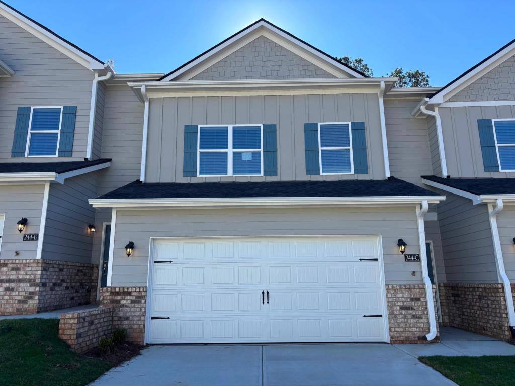 Townhouse for rent at 244-C Harvest Ridge Lane, Cornelia, GA 30531