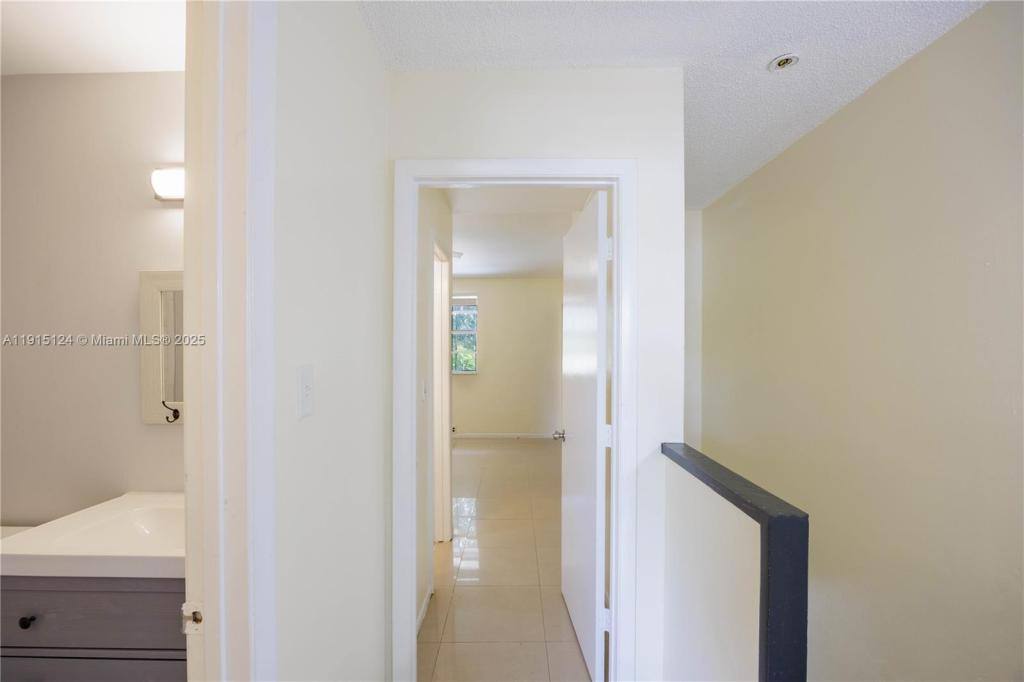 Townhouse for rent at 8325 Fairway Rd, Fort Lauderdale, FL 33351