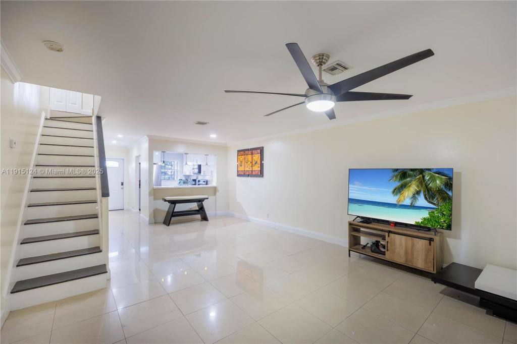 Townhouse for rent at 8325 Fairway Rd, Fort Lauderdale, FL 33351