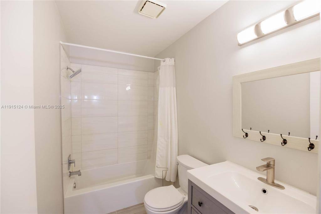 Townhouse for rent at 8325 Fairway Rd, Fort Lauderdale, FL 33351
