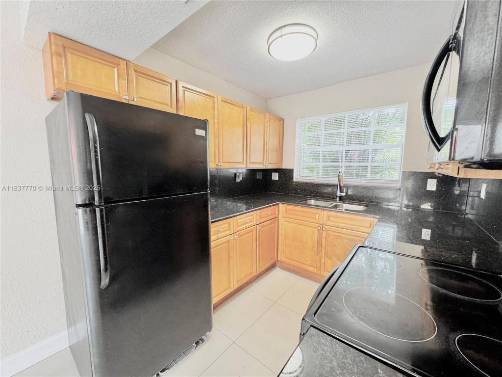 Townhouse for rent at 3840 SW 52nd Ave, Hollywood, FL 33023