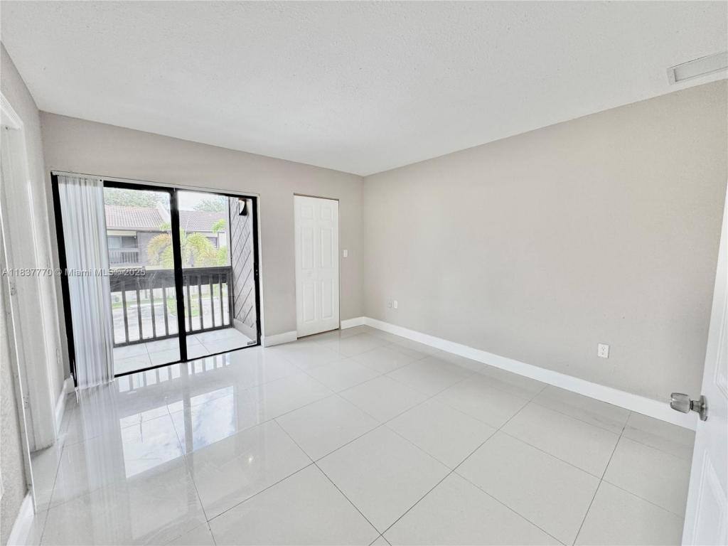 Townhouse for rent at 3840 SW 52nd Ave, Hollywood, FL 33023