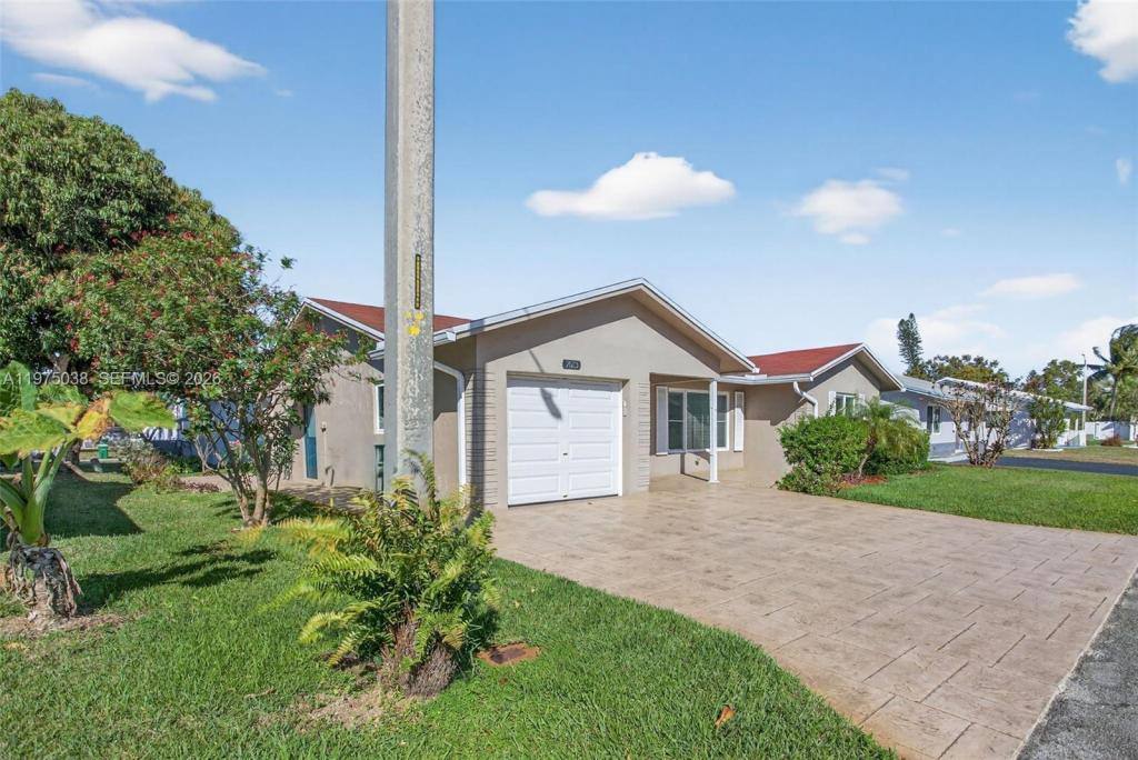 House for rent at 7613 NW 67th Ave, Fort Lauderdale, FL 33321
