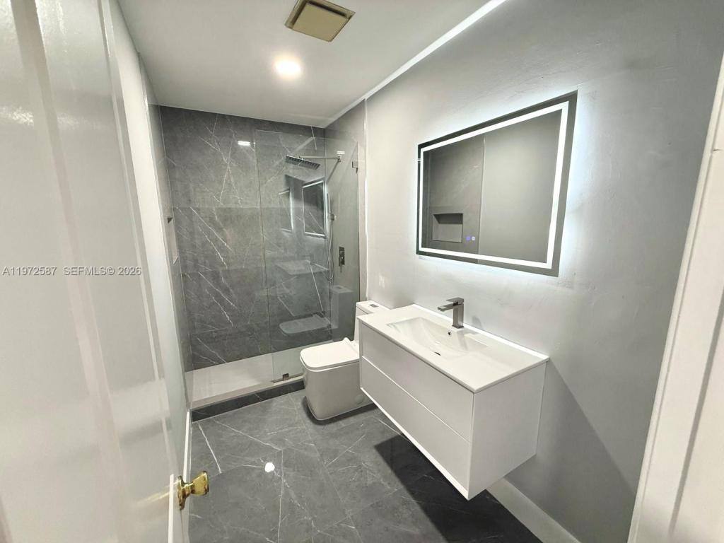 Condo for rent at 2700 N 34th Ave, Hollywood, FL 33021