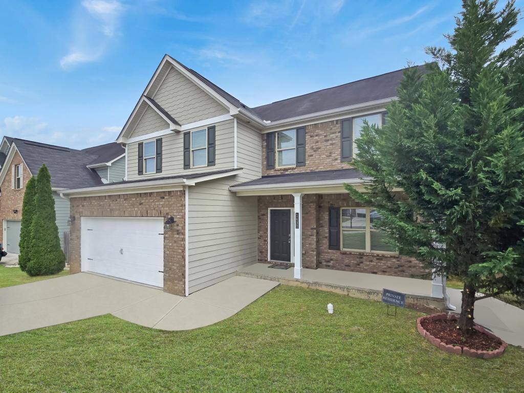 House for rent at 1437 Balvaird Dr, Lawrenceville, GA 30045