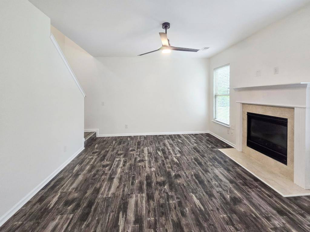 House for rent at 1437 Balvaird Dr, Lawrenceville, GA 30045
