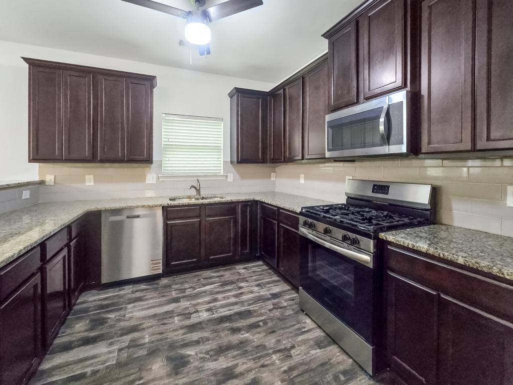 House for rent at 1437 Balvaird Dr, Lawrenceville, GA 30045