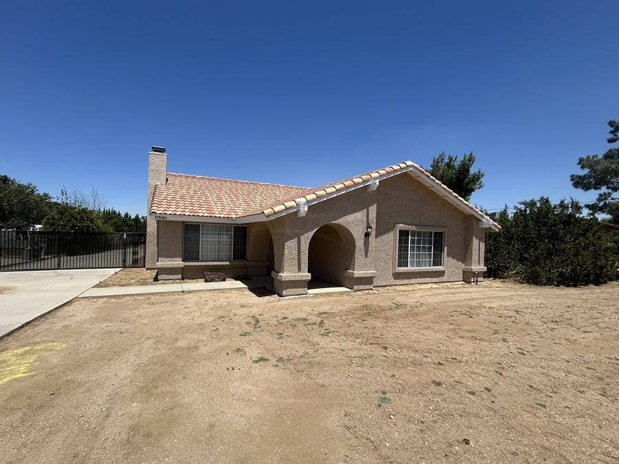 House for rent at 17530 Aspen St, Hesperia, CA 92345