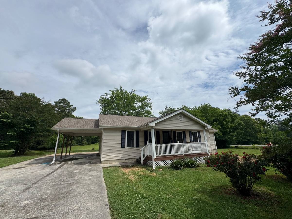 House for rent at 600 Pine Oaks Dr, Tunnel Hill, GA 30755