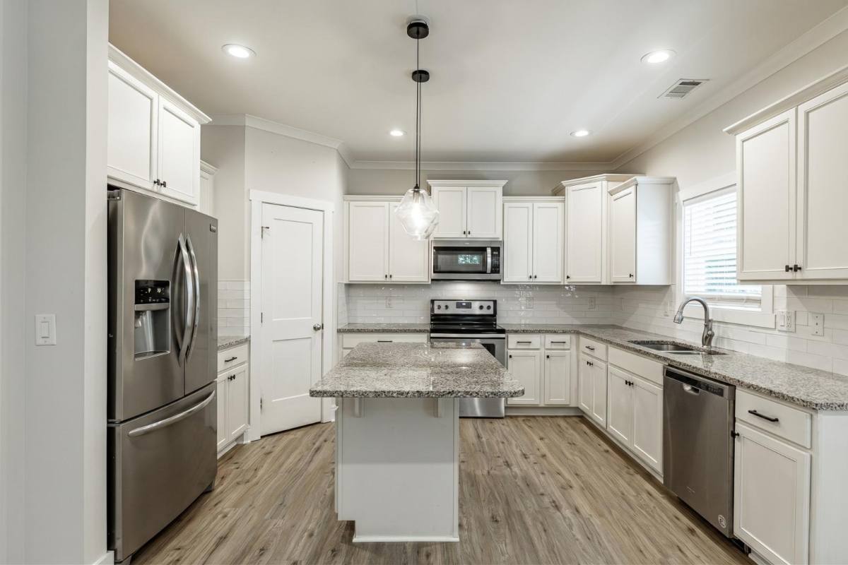 House for rent at 6459 Wildwood Trail, Flowery Branch, GA 30542
