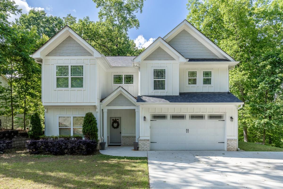 House for rent at 6459 Wildwood Trail, Flowery Branch, GA 30542