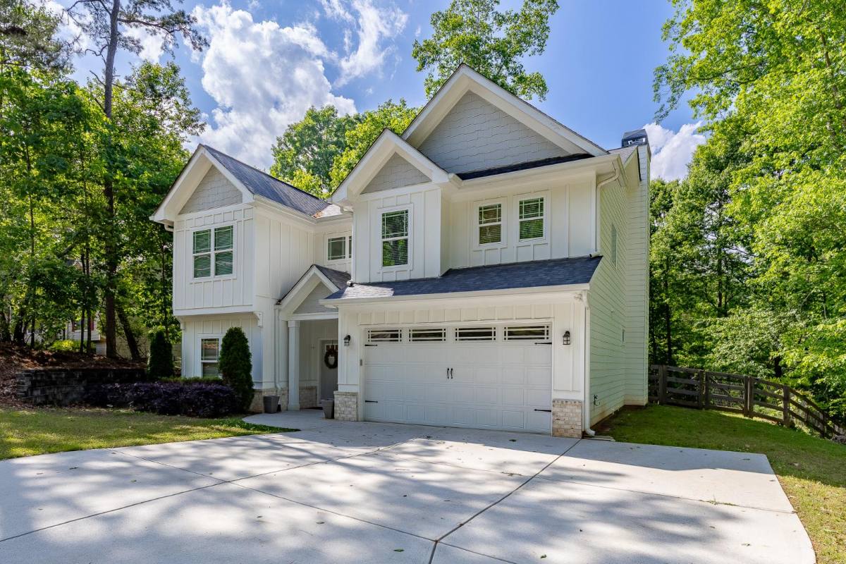 House for rent at 6459 Wildwood Trail, Flowery Branch, GA 30542