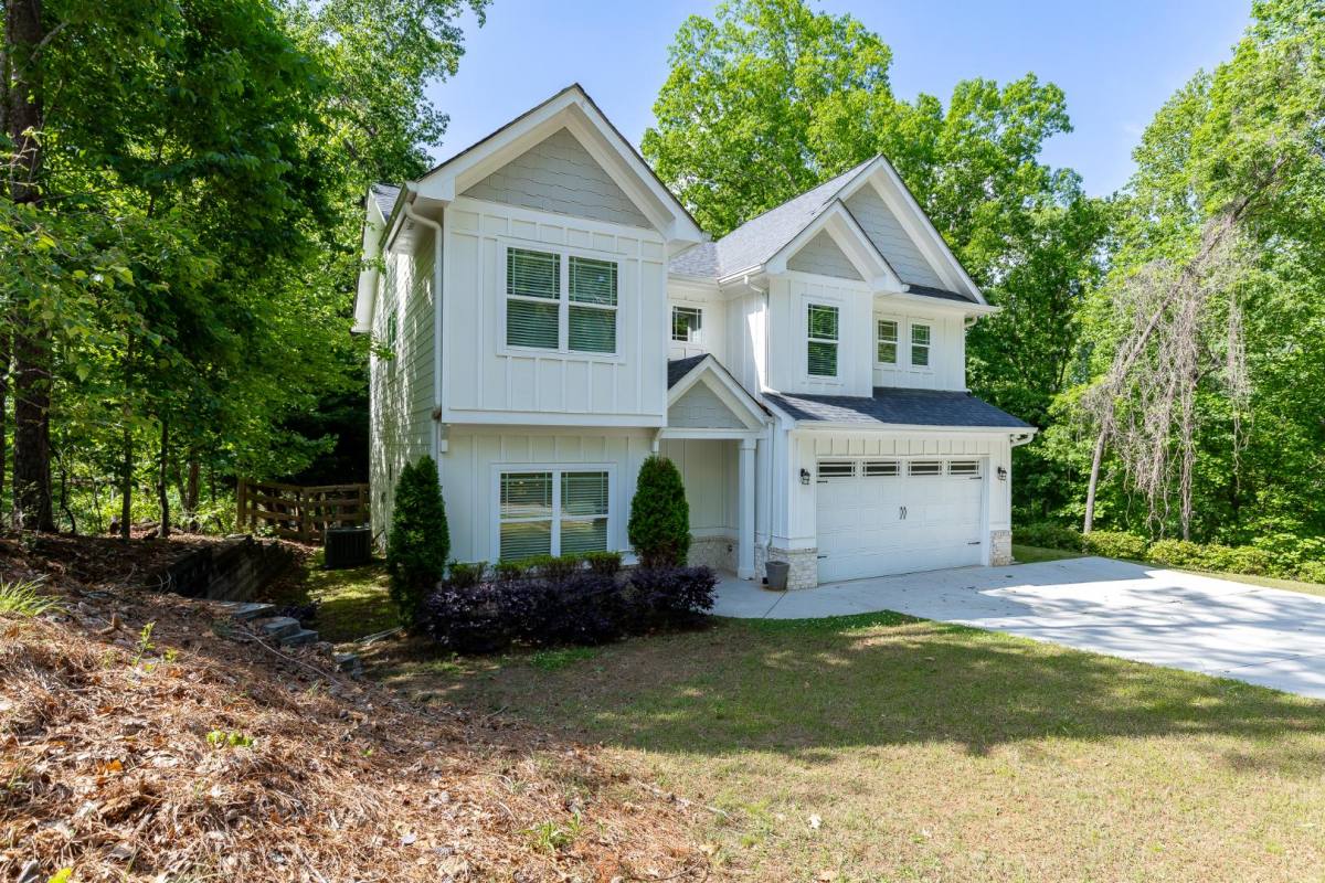 House for rent at 6459 Wildwood Trail, Flowery Branch, GA 30542