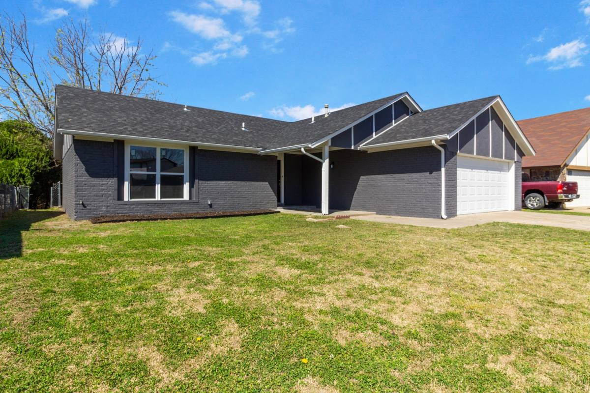 House for rent at 8418 N 117th E Ave, Owasso, OK 74055