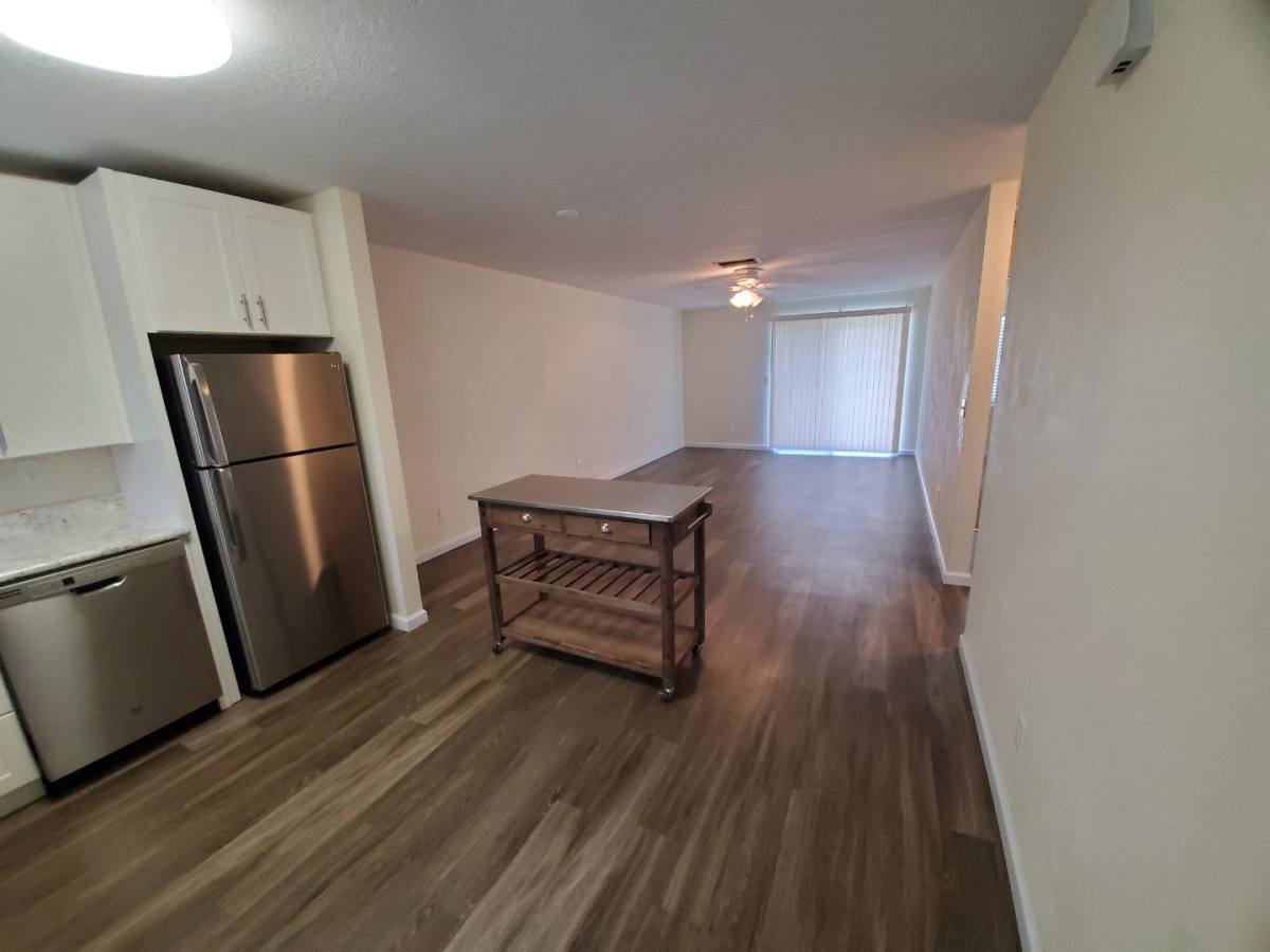 Apartment for rent at 424 N Grandview Ave #424 18, Daytona Beach, FL 32118