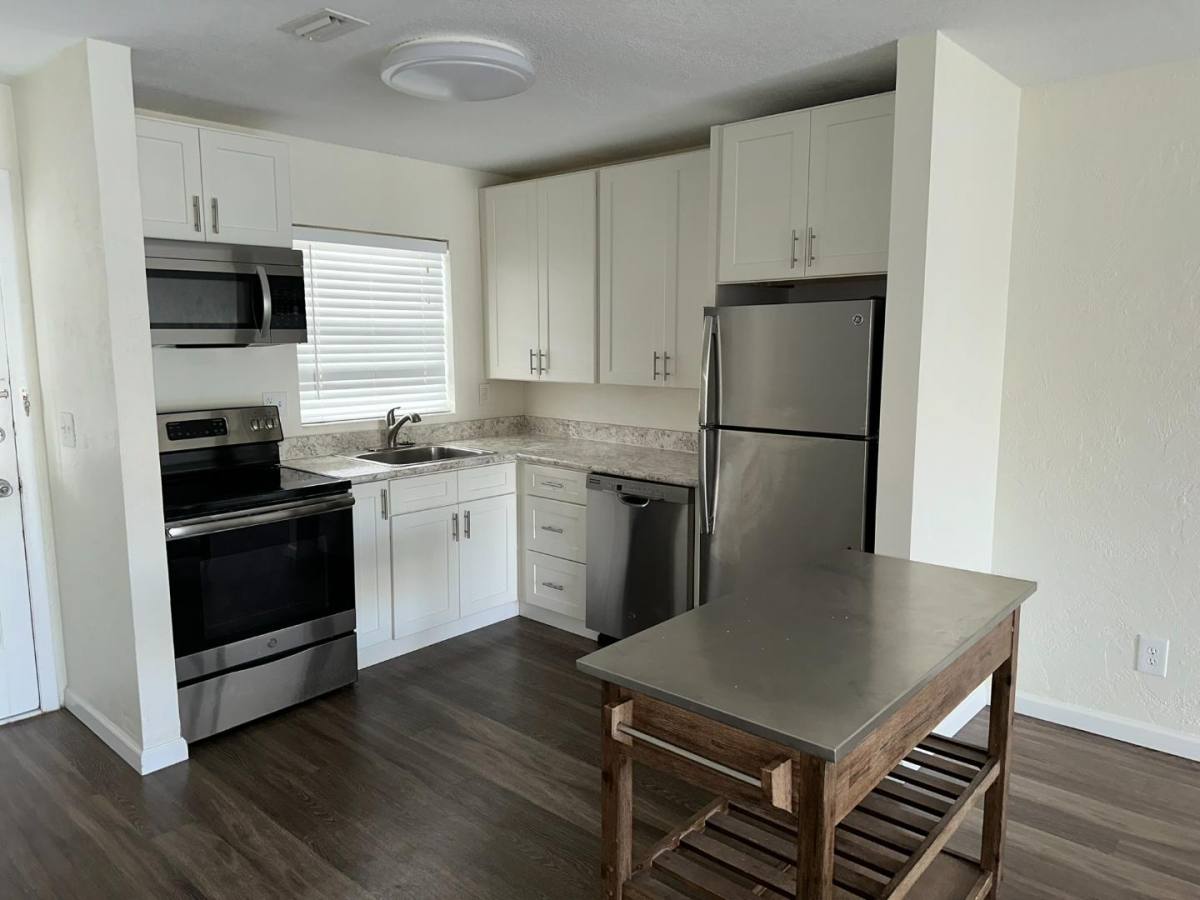 Apartment for rent at 424 N Grandview Ave #424 18, Daytona Beach, FL 32118