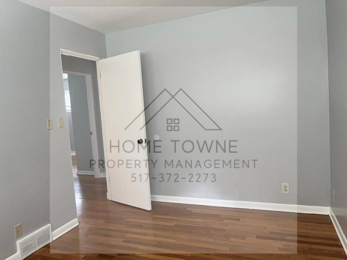 House for rent at 1909 Haslett Rd St, Haslett, MI 48840