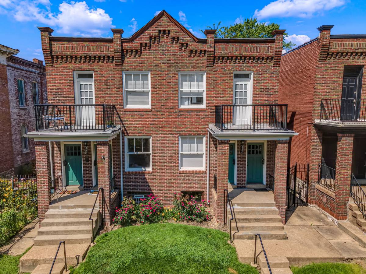 Apartment for rent at 3325 Demenil Place #3325 2FL, Saint Louis, MO 63118