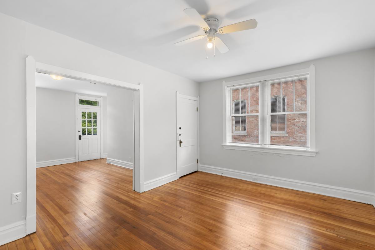 Apartment for rent at 3325 Demenil Place #3325 2FL, Saint Louis, MO 63118