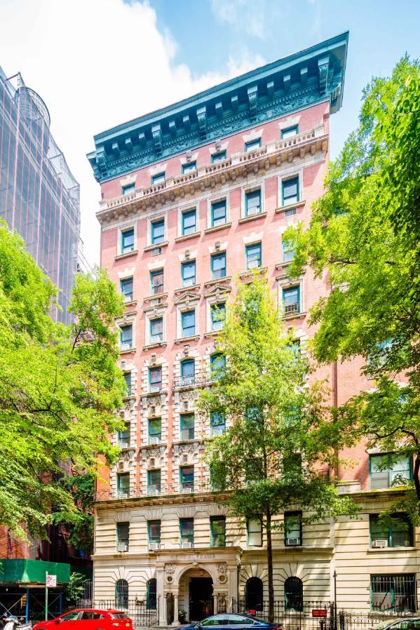 Apartment for rent at 15 E 11th St #5J, New York, NY 10003
