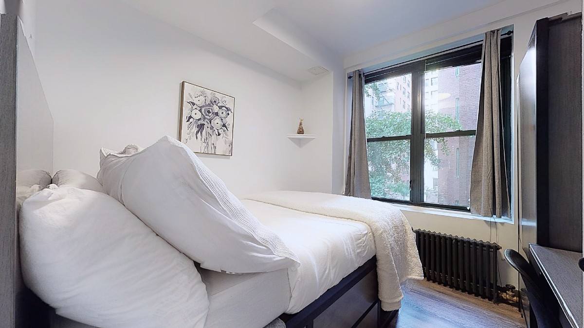 Apartment for rent at 15 E 11th St #5J, New York, NY 10003