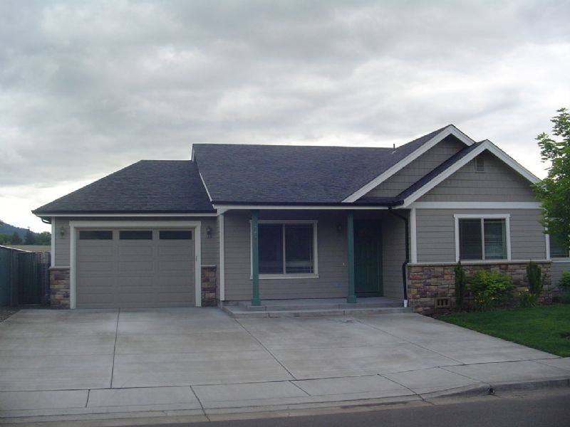 House for rent at Thurston Place, 1012 53rd St, Springfield, OR 97478