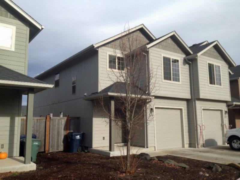 Townhouse for rent at 317 S 42nd, Springfield, OR 97478