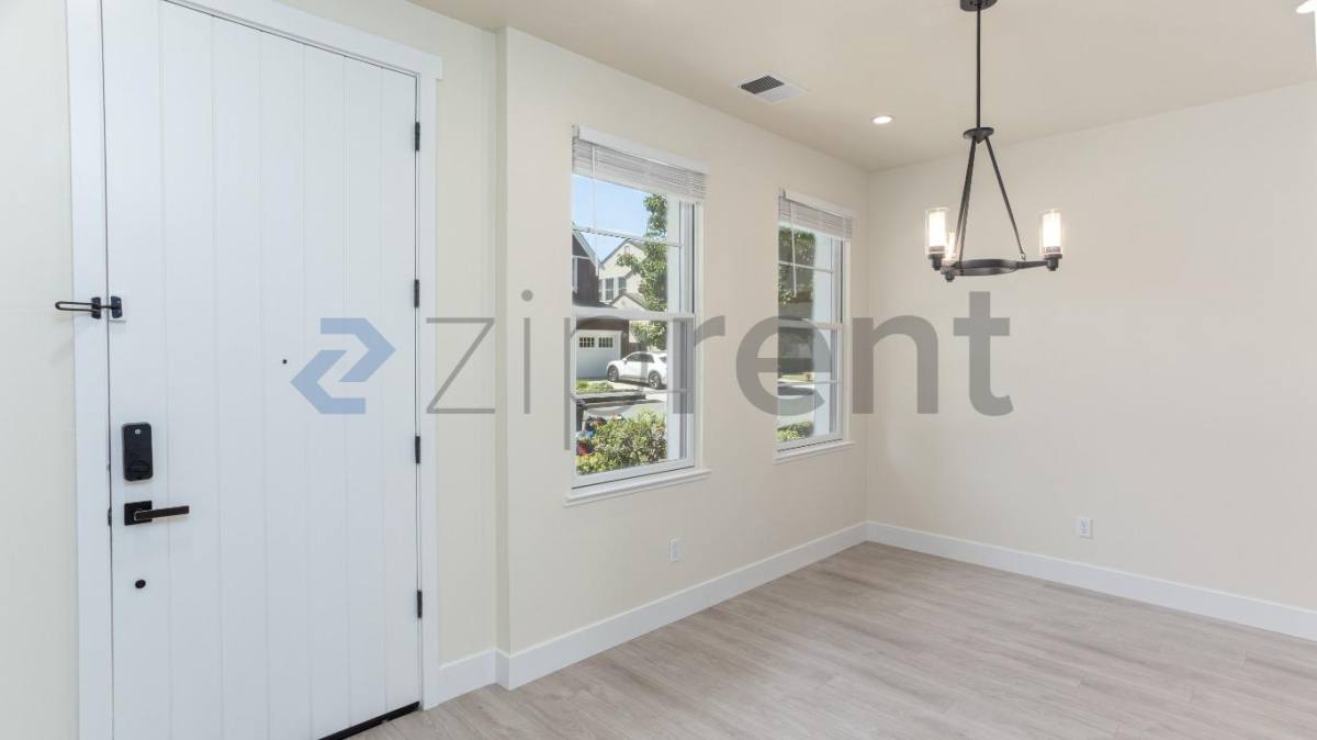 House for rent at 938 Valencia Ave, Mountain View, CA 94040