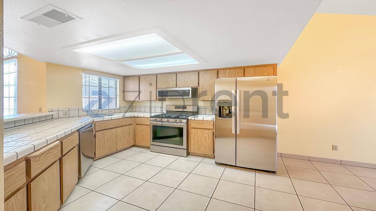 Apartment for rent at 5490 N W Ave #104, Fresno, CA 93711