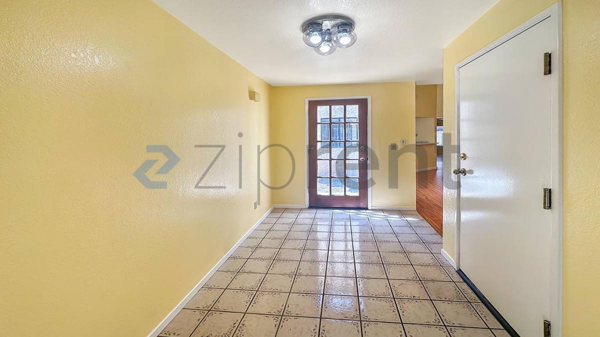 Apartment for rent at 5490 N W Ave #104, Fresno, CA 93711