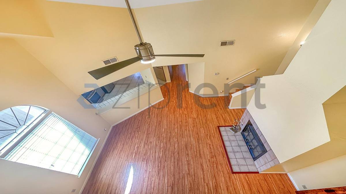 Apartment for rent at 5490 N W Ave #104, Fresno, CA 93711
