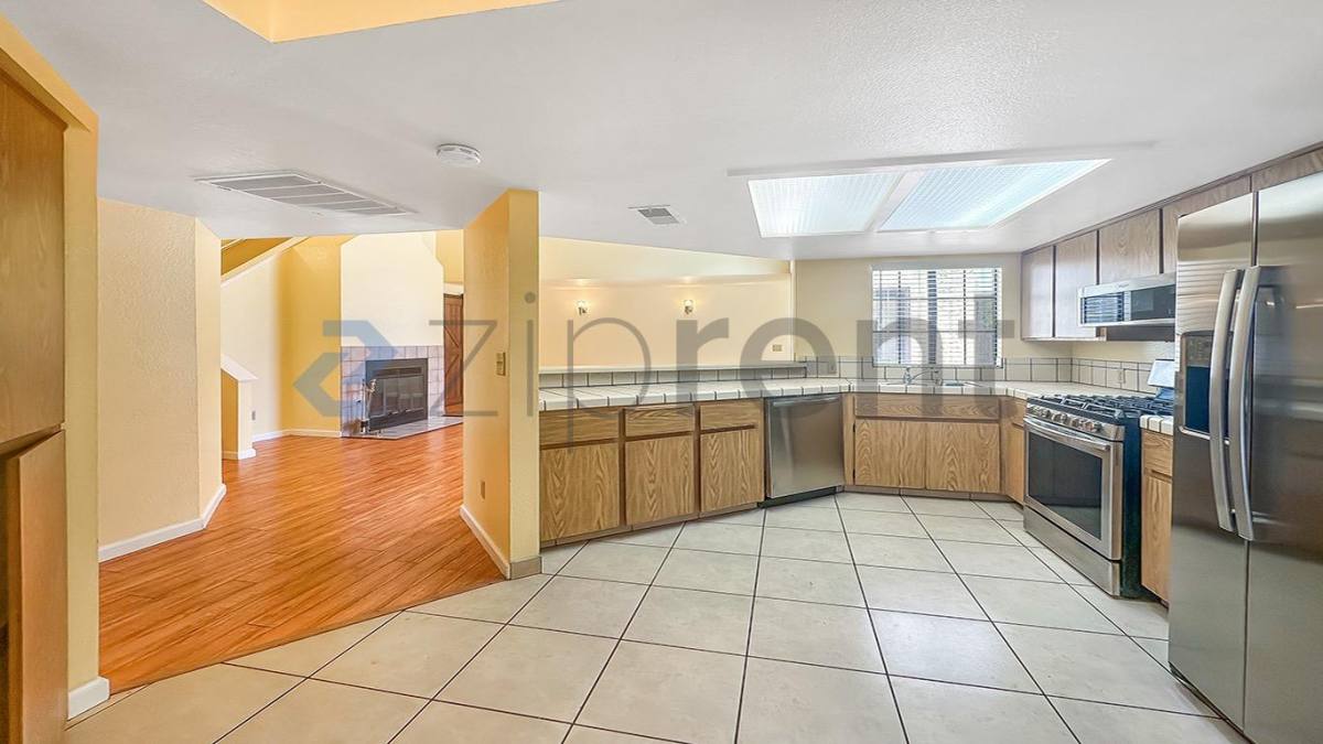 Apartment for rent at 5490 N W Ave #104, Fresno, CA 93711