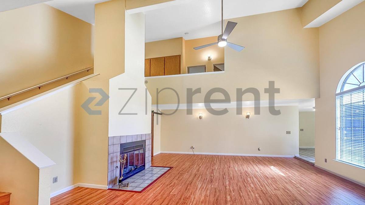 Apartment for rent at 5490 N W Ave #104, Fresno, CA 93711