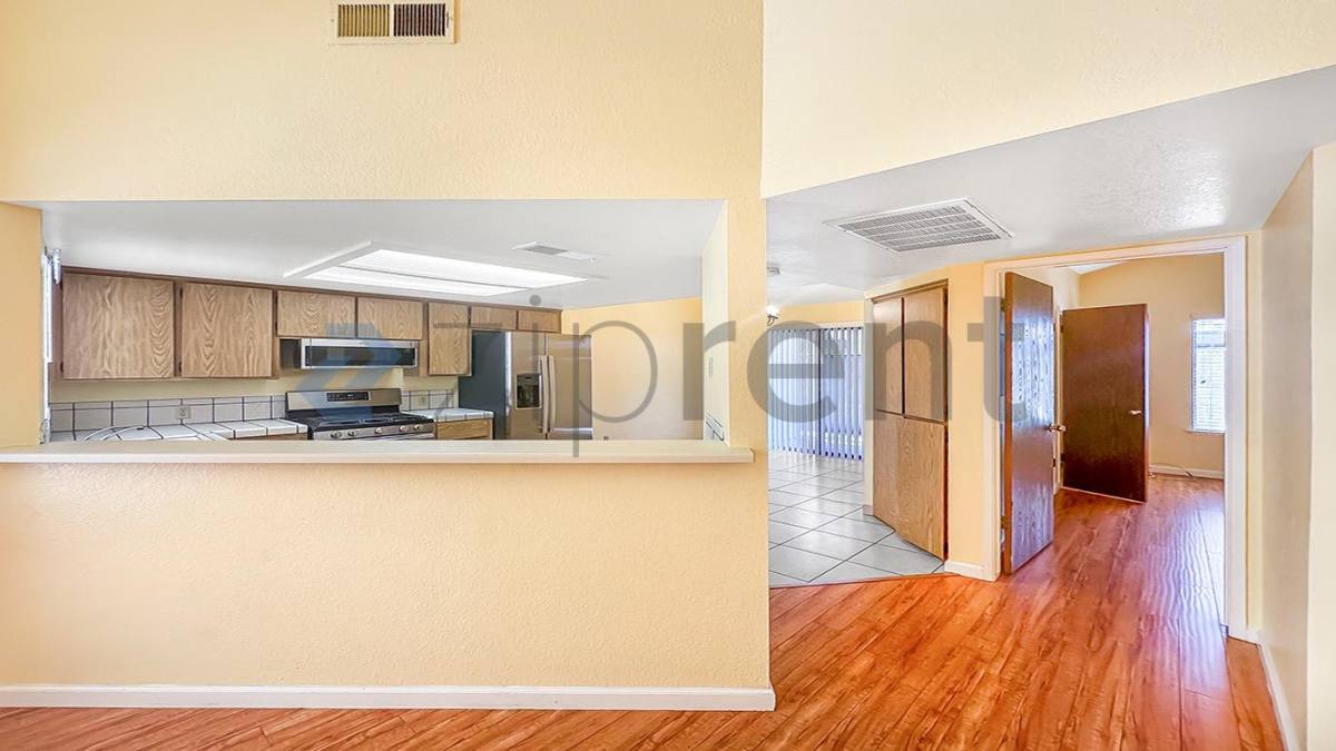Apartment for rent at 5490 N W Ave #104, Fresno, CA 93711
